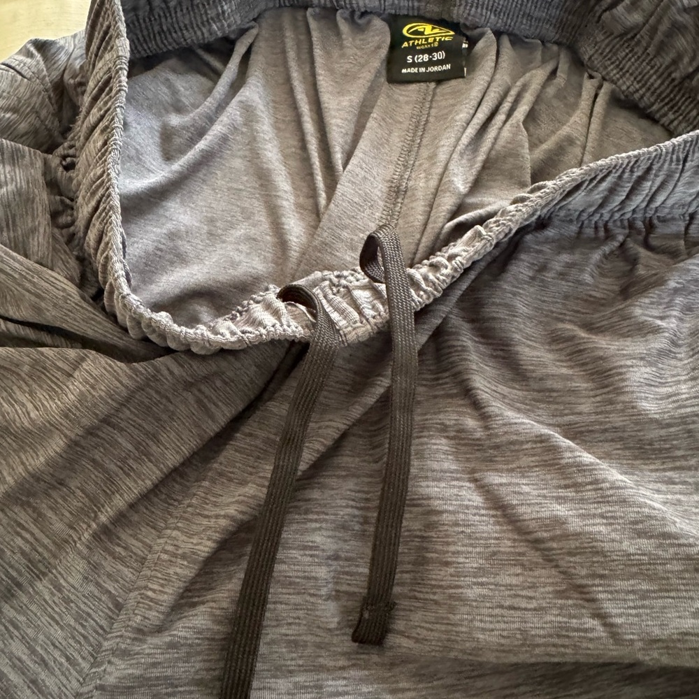 Men's/ Boy’s Athletic Grey Performance Shorts S (28-30) - Picture 5 of 9